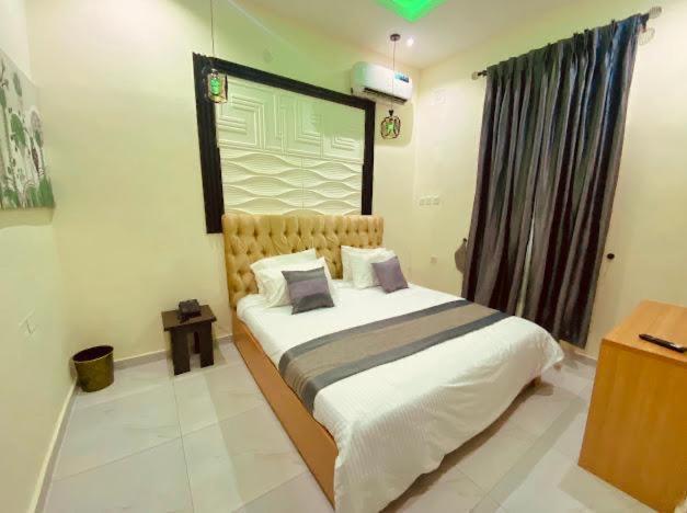 West Wing Hotel ลากอส ภายนอก รูปภาพ