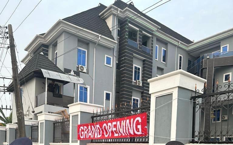 West Wing Hotel ลากอส ภายนอก รูปภาพ