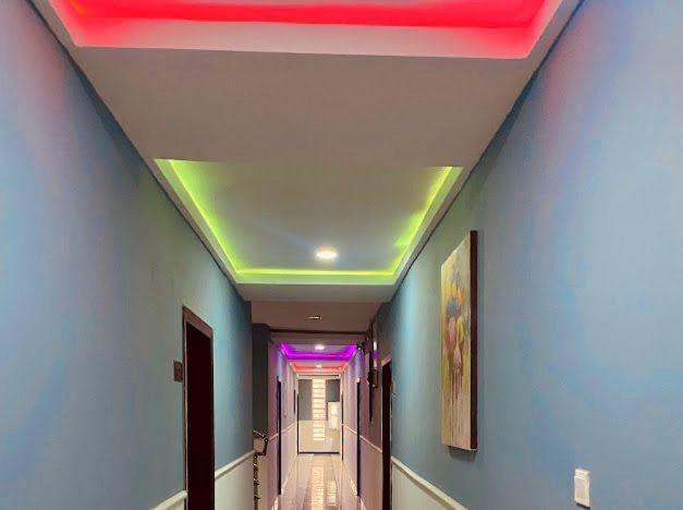 West Wing Hotel ลากอส ภายนอก รูปภาพ